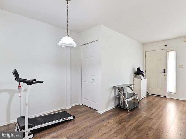 70 SANDYBROOK DR, Langhorne, PA 19047