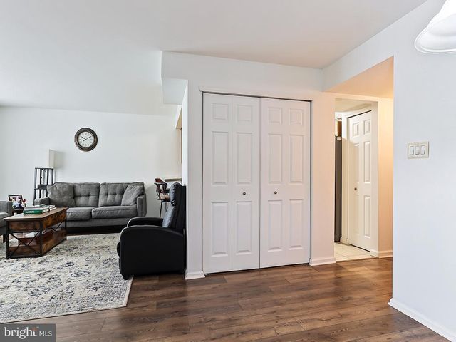 70 SANDYBROOK DR, Langhorne, PA 19047