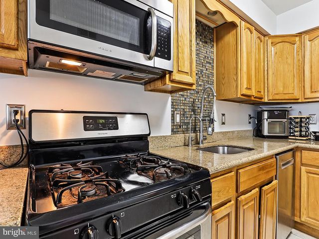 70 SANDYBROOK DR, Langhorne, PA 19047