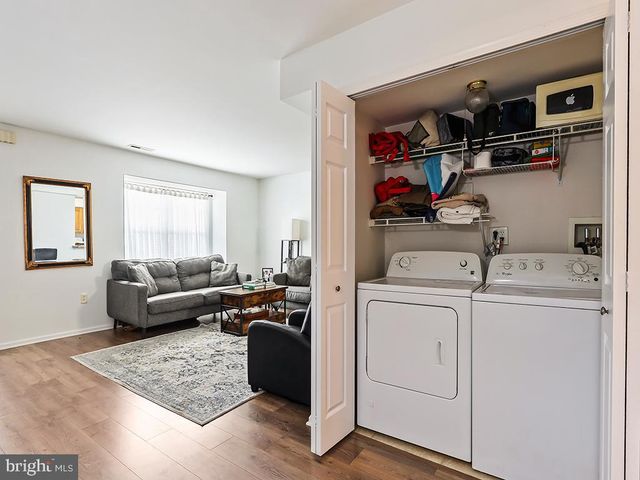 70 SANDYBROOK DR, Langhorne, PA 19047