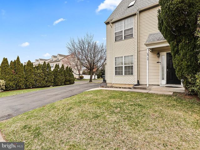 70 SANDYBROOK DR, Langhorne, PA 19047