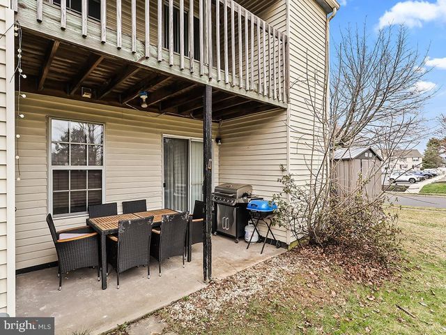 70 SANDYBROOK DR, Langhorne, PA 19047