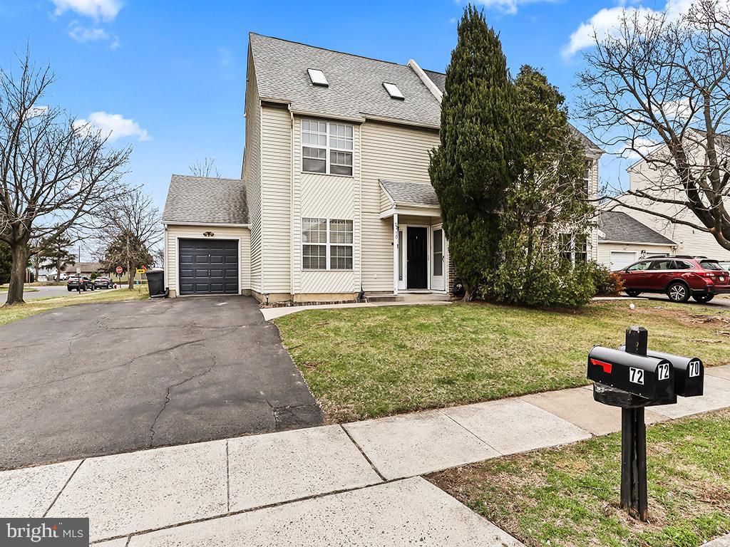 70 SANDYBROOK DR, Langhorne, PA 19047