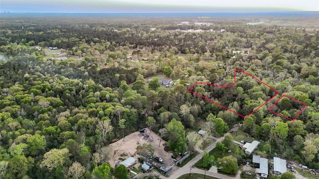 13170 Creekwood Ln, Conroe, TX 77306