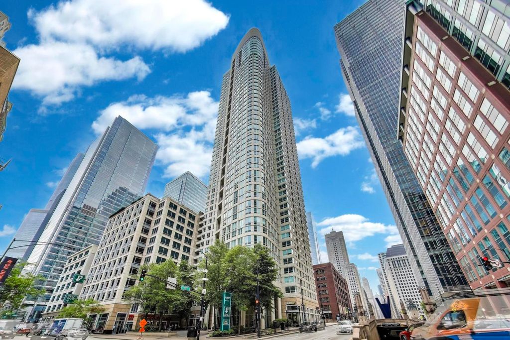 345 N LaSalle Drive 3502, Chicago, IL 60654 — exterior