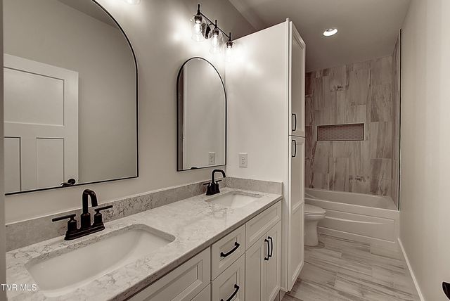 40 Glaze Farm Way, Johnson City, TN 37601