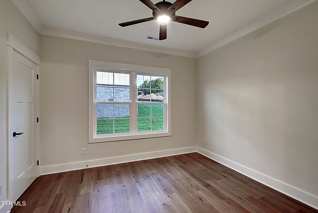 40 Glaze Farm Way, Johnson City, TN 37601