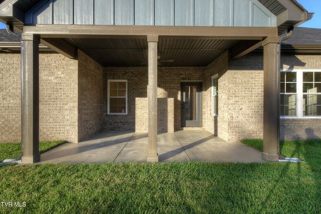 40 Glaze Farm Way, Johnson City, TN 37601