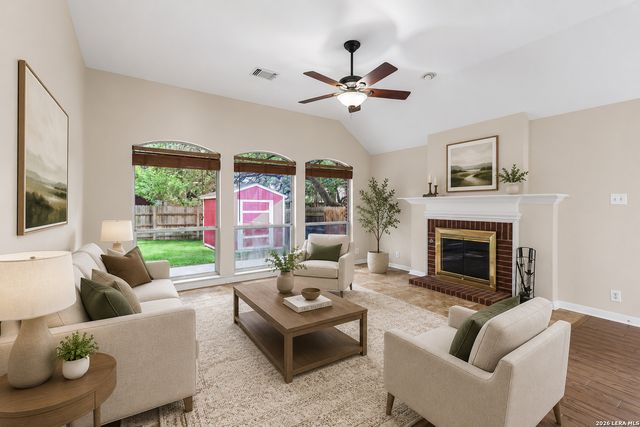 11 Bedford Oaks, San Antonio, TX 78254