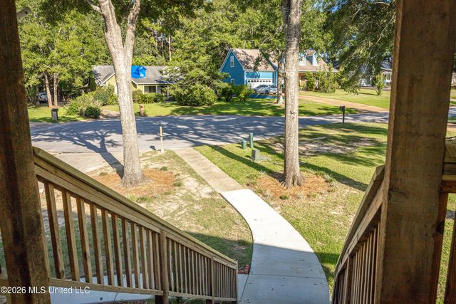5513 Sioux Drive, Ocean Springs, MS 39564