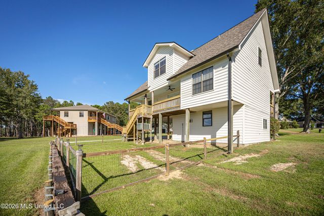 5513 Sioux Drive, Ocean Springs, MS 39564