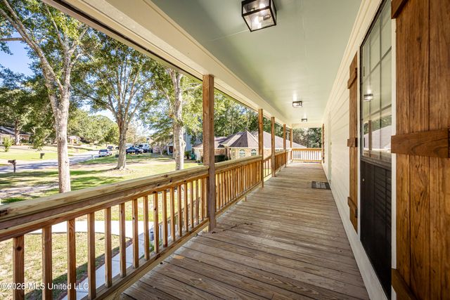 5513 Sioux Drive, Ocean Springs, MS 39564