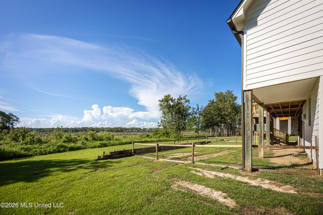 5513 Sioux Drive, Ocean Springs, MS 39564