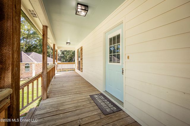 5513 Sioux Drive, Ocean Springs, MS 39564