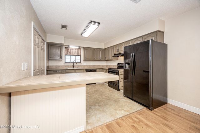 5513 Sioux Drive, Ocean Springs, MS 39564