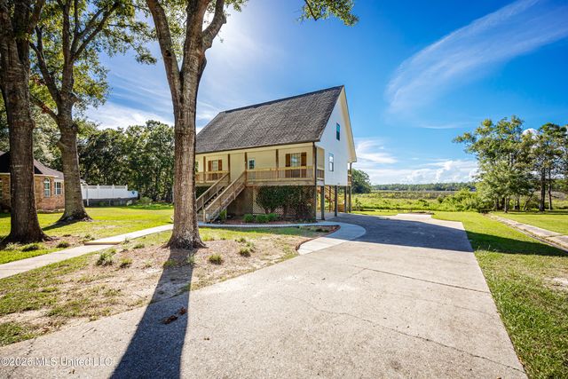 5513 Sioux Drive, Ocean Springs, MS 39564