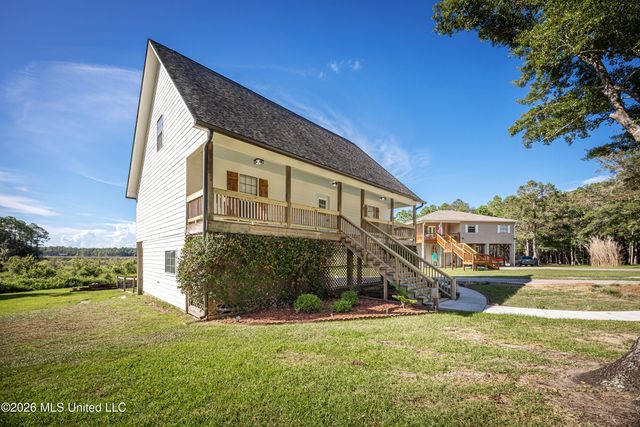 5513 Sioux Drive, Ocean Springs, MS 39564