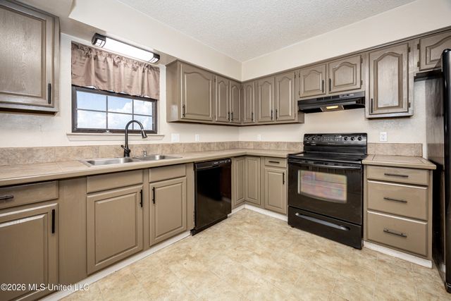 5513 Sioux Drive, Ocean Springs, MS 39564