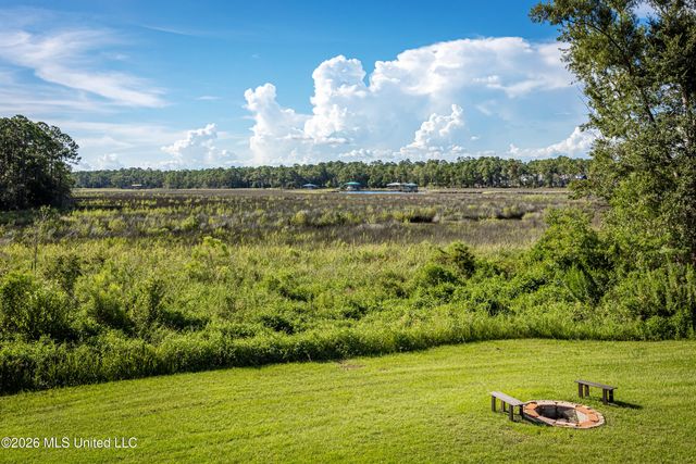 5513 Sioux Drive, Ocean Springs, MS 39564