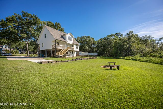 5513 Sioux Drive, Ocean Springs, MS 39564