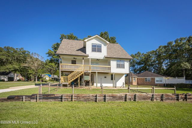 5513 Sioux Drive, Ocean Springs, MS 39564