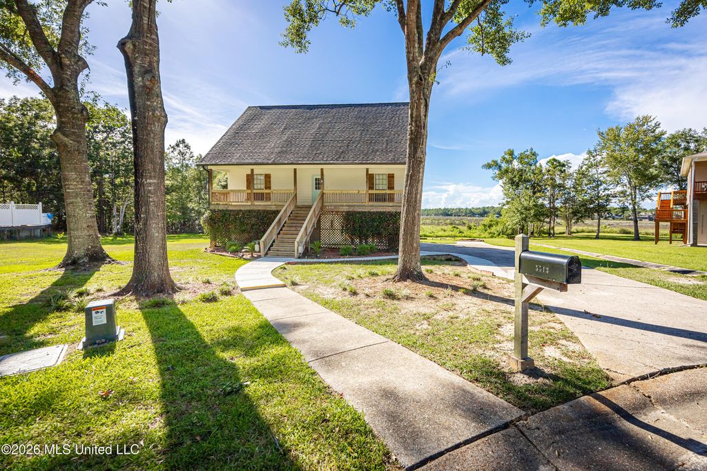 5513 Sioux Drive, Ocean Springs, MS 39564