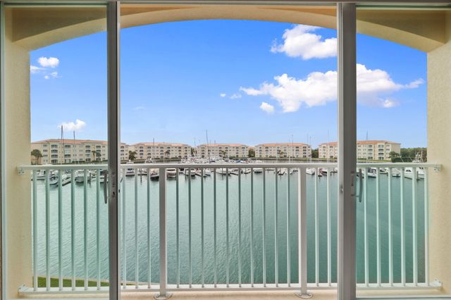 9 Harbour Isle Drive E 305, Hutchinson Island, FL 34949