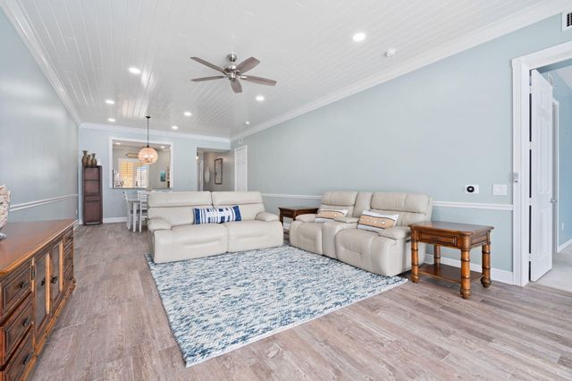 9 Harbour Isle Drive E 305, Hutchinson Island, FL 34949