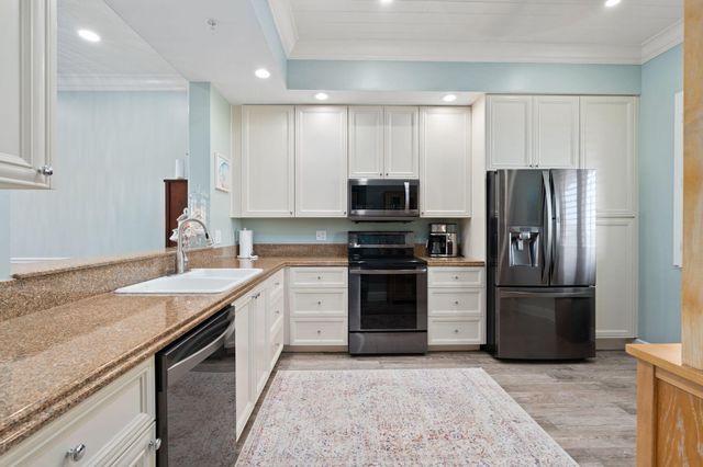 9 Harbour Isle Drive E 305, Hutchinson Island, FL 34949