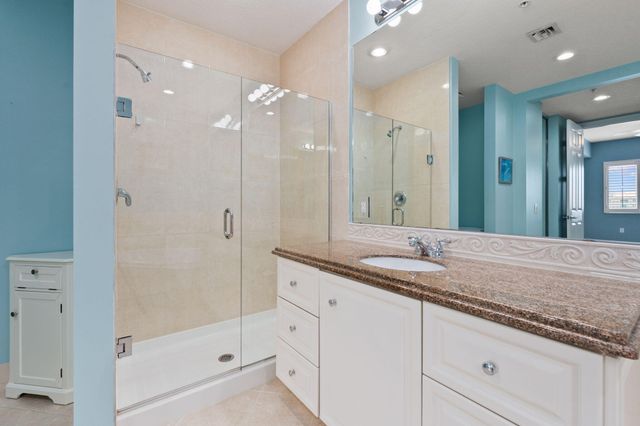 9 Harbour Isle Drive E 305, Hutchinson Island, FL 34949