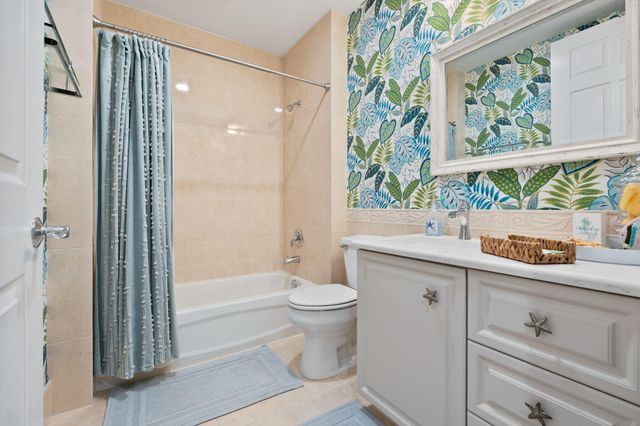 9 Harbour Isle Drive E 305, Hutchinson Island, FL 34949