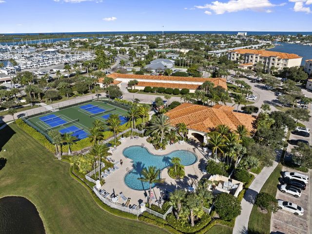 9 Harbour Isle Drive E 305, Hutchinson Island, FL 34949