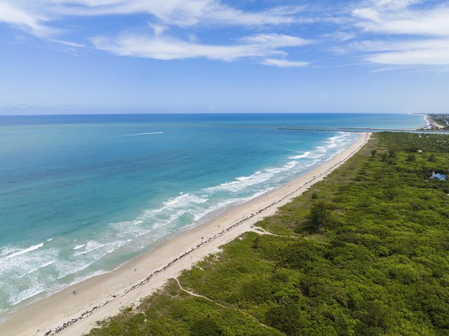 9 Harbour Isle Drive E 305, Hutchinson Island, FL 34949