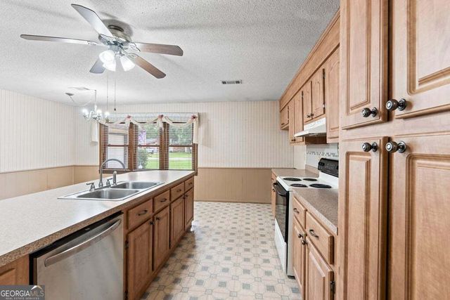 115 Foxfire Drive, Warner Robins, GA 31093
