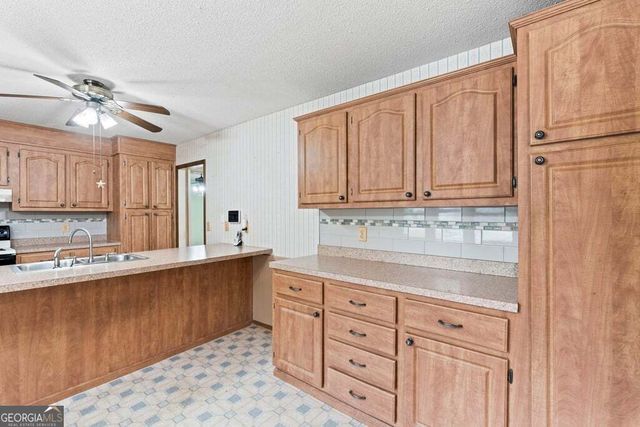 115 Foxfire Drive, Warner Robins, GA 31093