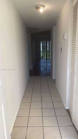7910 N Colony Cir N 101, Tamarac, FL 33321