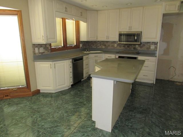 1062 Patience Drive, Florissant, MO 63034