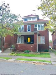 817 Beaconsfield Avenue, Grosse Pointe Park, MI 48230