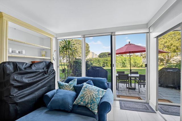 2400 NE 1st Lane 102, Boynton Beach, FL 33435