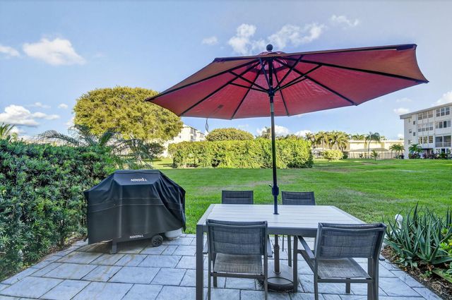 2400 NE 1st Lane 102, Boynton Beach, FL 33435