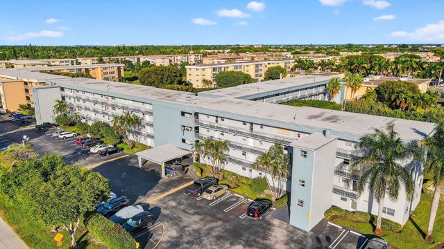 2400 NE 1st Lane 102, Boynton Beach, FL 33435