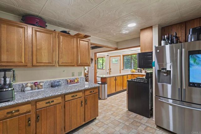 1148 Saturn Way, Crestline, CA 92325