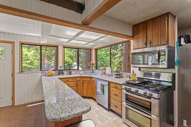 1148 Saturn Way, Crestline, CA 92325