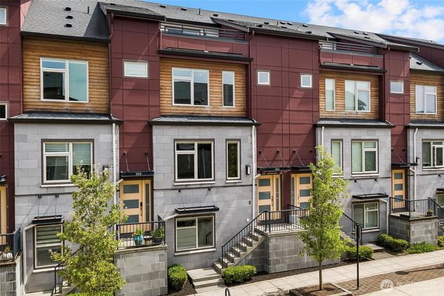 966 6th Avenue NE, Issaquah, WA 98029
