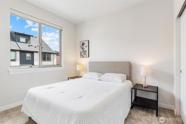 966 6th Avenue NE, Issaquah, WA 98029