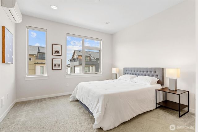 966 6th Avenue NE, Issaquah, WA 98029