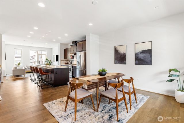 966 6th Avenue NE, Issaquah, WA 98029