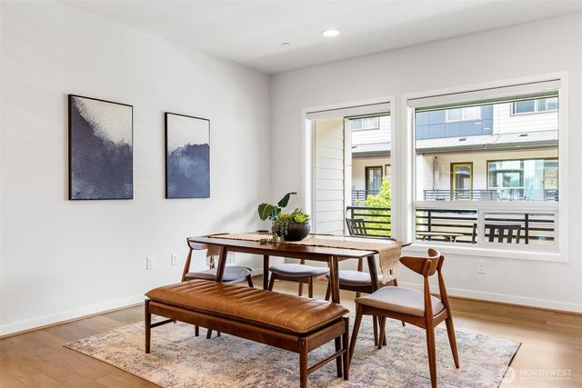 966 6th Avenue NE, Issaquah, WA 98029