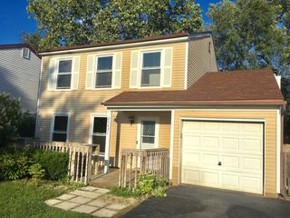 2S627 Hampton Drive, Warrenville, IL 60555