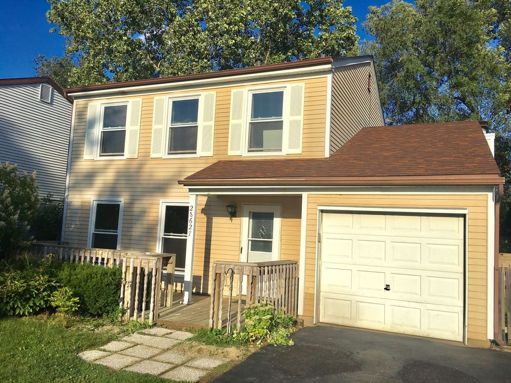 2S627 Hampton Drive, Warrenville, IL 60555